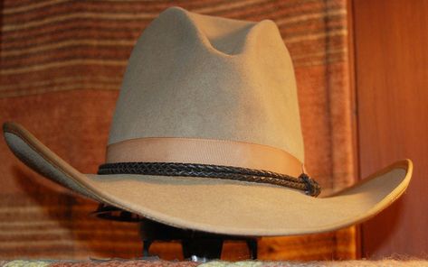 Shaping A Felt Cowboy Hat, Cowboy Hat Shapes, Western Hat Styles, Snow Clothes, Stetson Fedora, Hat Painting, Cowboy Hat Styles, Hat Burning, Diy Tips And Tricks