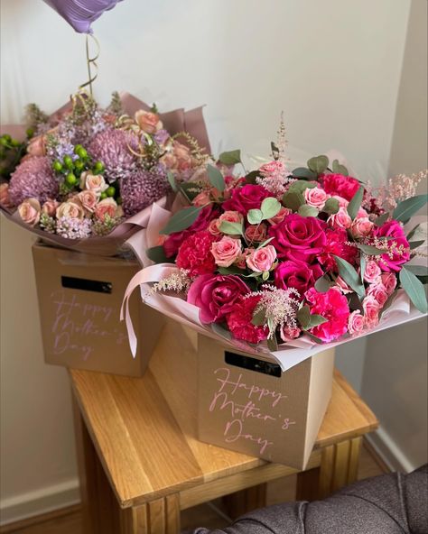 Which would you choose 🩷?💜 This Sunday 10th Mother’s day ✨🌿🌸 👉 Arrange a delivery for this Mother’s Day Sunday 10th 👉DM to order #mum #flowers #flowerdelivery #flowerbouquet #womansday #internationalwomensday #mothersday #mothersdaygift #londonflorist #londonflower #pinkflowers #flowershop #happymothersday Happy Mother’s Day Flowers Bouquet, Mother’s Day Flower Bouquet, Mothers Day Aesthetic, Mothers Day Bouquet, Mum Flowers, Balloons Flowers, Mother's Day Bouquet, Balloon Flowers, Happy Mother