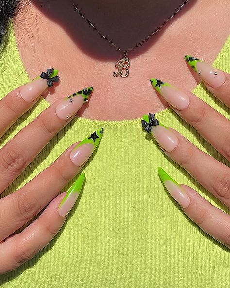 brat summer in full effect💚🖤🔉 #bratnails #nailsnailsnails #nails #nailsdesings #nailart #bratsummer #bratsummernails #nailartist #nailaddict #trendynails #nailsofinstagram #pressonnails #pressons #pressonnailsforsale #pressonnailset #pressonnailslovers #nailjunkie #nailporn #greennails Brat Nails, Green Nails, All Things Beauty, Nail Artist, Trendy Nails, Press On Nails, Nail Inspo, Hair And Nails, Summer Nails