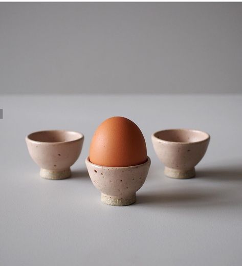 Egg Cups Ceramic Pottery, Diy Egg Cup, Egg Cup Pottery, Pottery Egg Cup, Pottery Egg Cups, Egg Cup Ceramic, Pottery Egg Holder, Egg Holder Ceramic, Egg Pottery