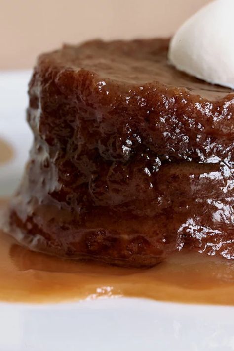 Sticky Toffee Pudding Cake, Classic Holiday Desserts, British Desserts, Toffee Sauce, Toffee Pudding, Sticky Toffee Pudding, Sticky Toffee, Beautiful Desserts, A Piece Of Cake