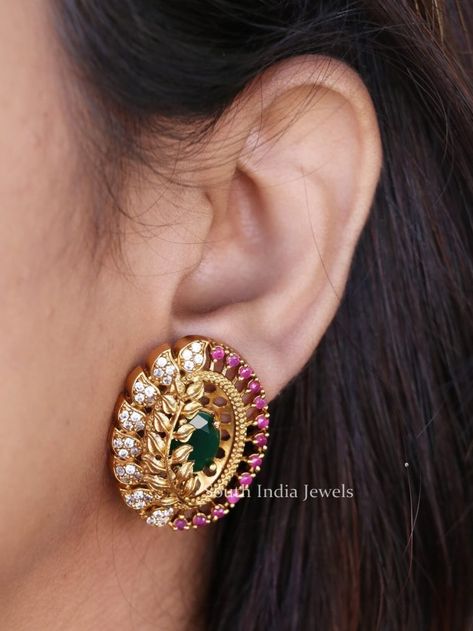 Aesthetic Earring, Necklace Women Gold, Women Gold Chain, Temple Jewellery Earrings, New Gold Jewellery Designs, Gold Earrings Models, Gold Jewelry Simple Necklace, Antique Jewellery Designs, Gold Chain Design