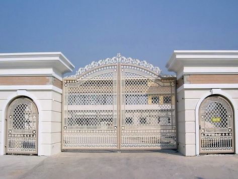 15 Welcome Simple Gate Design For Small House  Here are some of the best as well as simple gate design for small house as well as big houses that you need to check out and rather you can choose one for your home.   #Architecturesideas #SimpleGateDesignForSmallHouse Wood Fence Gate Designs, Simple Gate Designs, Gate For Home, Gate Entrance, Home Gate Design, Gate Designs Modern, Fence Gate Design, Modern Gate, Front Gate Design