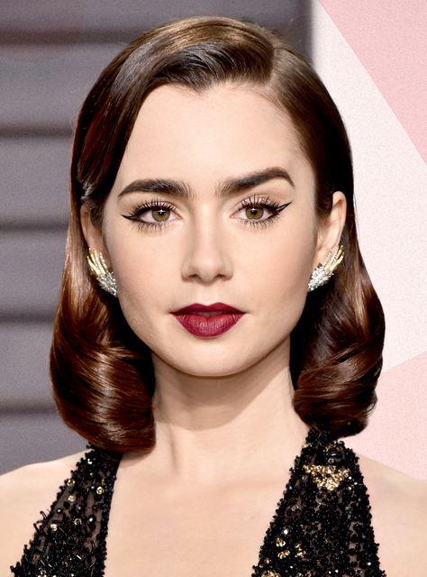 Style Side Swept Bangs, Lily Collins Makeup, Lily Collins Short Hair, Lily Collins Hair, Lily Collins Style, Swept Bangs, Bangs For Round Face, Bangs With Medium Hair, Side Swept Bangs