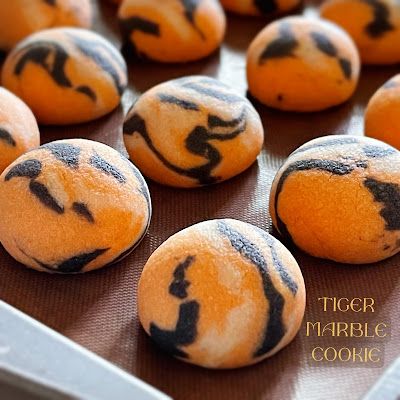 My Mind Patch: Tiger Marble Cookie Tiger Themed Snacks, Tiger Paw Cookies, Tiger Themed Food, Tiger Food Ideas, Tiger Party Ideas, Tiger Treats, Lsu Cookies, Tiger Birthday Party Ideas, Tiger Snacks