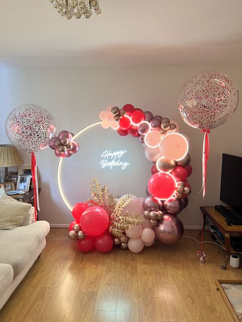 Balloon hoop in a pink colours with neon and floral design for Birthday Party created by Confetti Party Ballon Designs Ideas, Balloon Arrangements Birthday, 25 Birthday Ideas Parties, Neon Balloon Garland, Neon Balloon Arch, Pink Balloon Backdrop, Balloon Backdrop Ideas, Balloon Hoop, Unique Event Decor