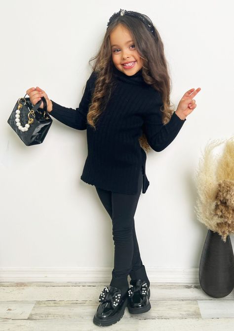 Kids Outfit Idea 50 . Kids Outfit Idea #kidsfashion #kidsootd #backtoschooloutfit #holidayoutfit #birthdayoutfit #partyoutfit #minifashionista #stylemini #instakids #fashionkids. https://whispers-in-the-wind.com/fashion-hacks-for-busy-parents-quick-and-stylish-outfit-ideas-for-kids/?51 Elementary Girl Outfits, Toddler Girl Winter Outfits, Kids School Outfits, Girls Fall Outfits Kids, Toddler Outfits Girl, Girl Fall Outfits, Girls Holiday Outfit, Kids Outfits Daughters, Girls Winter Outfits