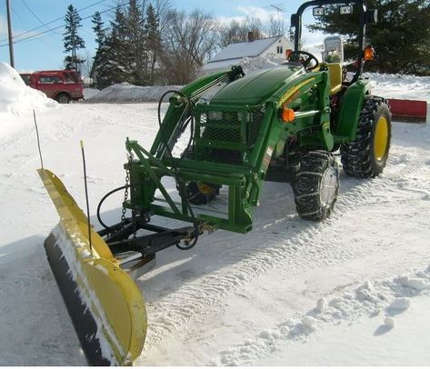 Tractor Snow Plow, John Deere Tractors Pictures, Snow Plow Truck, Compact Tractor Attachments, Garden Tractor Attachments, Tractor Plow, Snow Blades, Front End Loader, Plow Truck