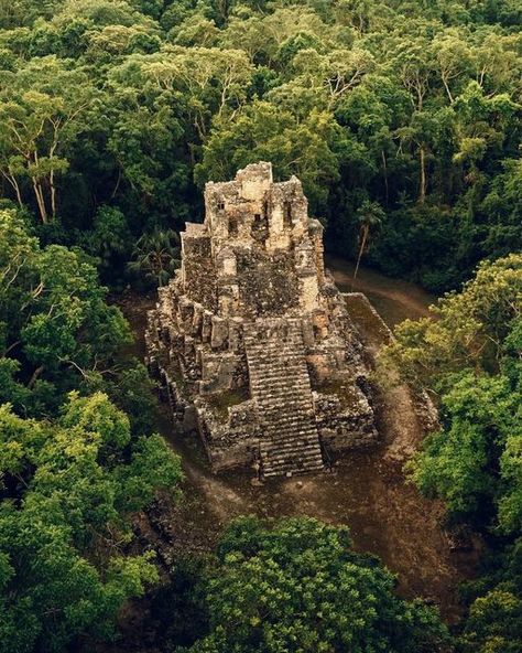 México Prehispánico on Instagram: "📍 Zona Arqueológica de Muyil. Estado de Quintana Roo. . Colaboración 📷 @aaronorttega . Selección @eden_halak 📜 Se desconoce el nombre original del sitio. Muyil es el nombre con que se conoce desde la época Colonial, a una de las lagunas adyacentes al sitio. También se le conoce como Chunyaxché. Es un asentamiento que por su posición geográfica mantuvo una larga continuidad ocupacional. Las primeras evidencias materiales corresponden al Preclásico tardío (300 Quintana Roo, 4k Followers, Tulum, Mount Rushmore, Natural Landmarks, Instagram Photos, Photo And Video, Instagram Photo, Photographer