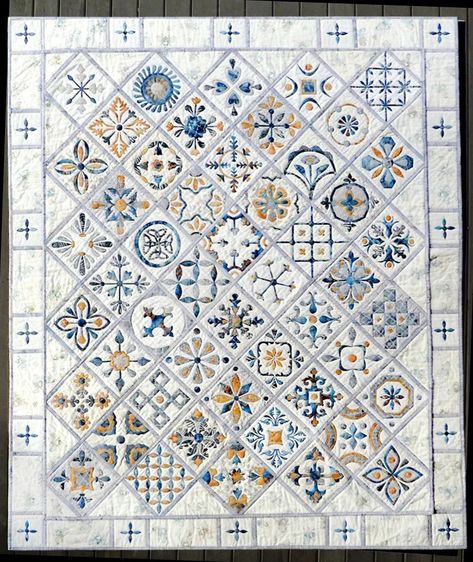 Challenging Quilt Patterns, Intricate Quilt Patterns, Beautiful Quilts Inspiration, Tile Quilt, Blue Quilt Patterns, Sky Quilt, History Of Quilting, Tiled Quilt, Blue Quilt