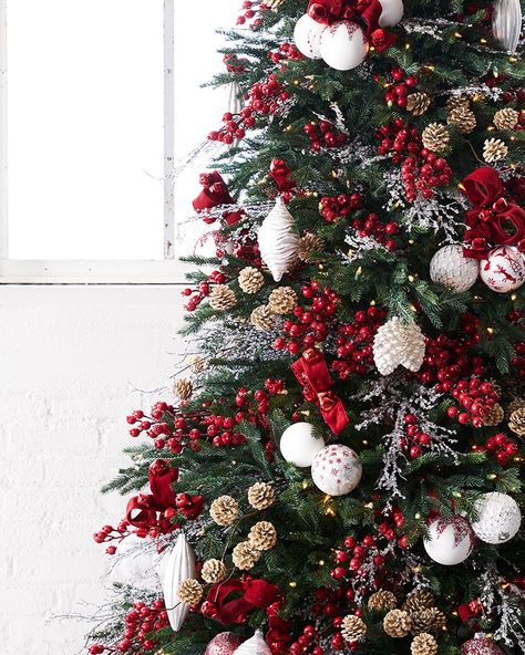 Nordic Frost Red and White Tree Theme. Styled by Brad Schmidt Decorating Ideas Christmas, Christmas Tree Inspo, Christmas Tree Decorating Ideas, Tree Decorating Ideas, Frosted Christmas Tree, Christmas Tree Decorating, Red Christmas Decor, Silver Christmas Decorations, Christmas Tree Decorating Themes