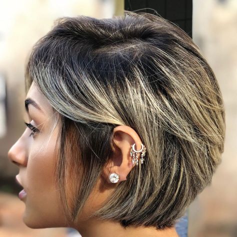 Blonde Highlights Short Hair, Pixie Bob Hairstyles, Haircut Tip, Short Hair Highlights, Blond Balayage, Cute Short Haircuts, Long Pixie Cuts, Super Short Hair, Short Layered Haircuts