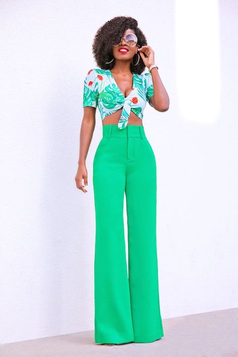 Print Tie Front Crop Top + High Waist Wide Leg Pants Style Pantry, High Waist Wide Leg Pants, Front Crop Top, Looks Chic, Spring Summer Outfits, Outfit Details, Outfits Casuales, Dolman Sleeve, Look Fashion