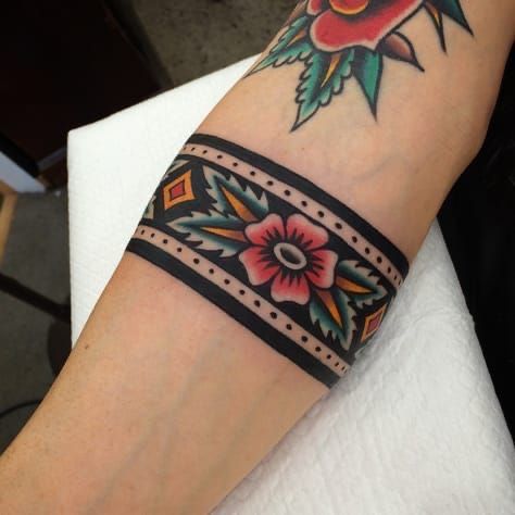 Traditional Tattoo Bracelet, American Traditional Wrist Band Tattoo, Traditional Flower Band Tattoo, Traditional Bracelet Tattoo, Traditional Cuff Tattoo, Traditional Tattoo Band, Mexican Flower Tattoo, Turquoise Tattoo, Wristband Tattoo