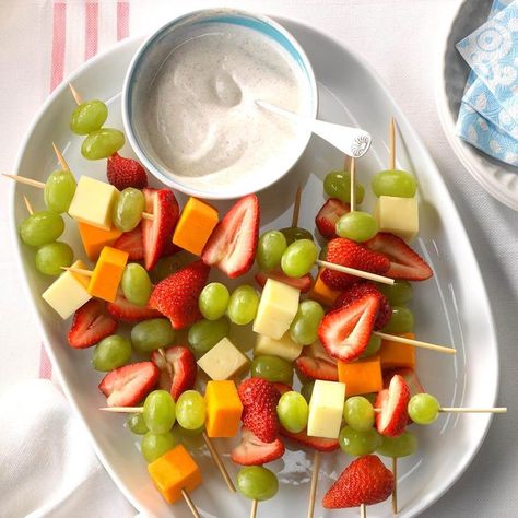 Allergy-Free Snacks For Kids | Best Health Magazine Canada Fruit And Cheese Kabobs, Beach Picnic Foods, Cheese Kabobs, Protein Snacks Recipes, Easy Potluck, Potluck Ideas, Fruit Skewers, Kabob Recipes, Fruit Kabobs