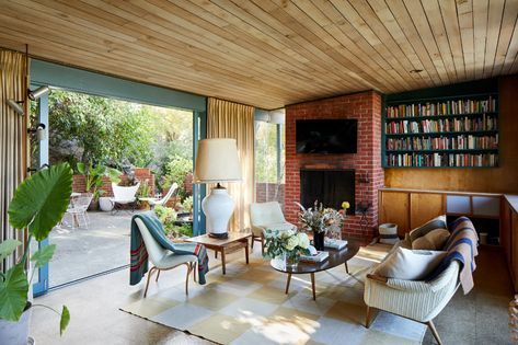 Hannah Ware Fuses Past and Present in Her Historic Beachwood Canyon Home | Architectural Digest Hannah Ware, Beachwood Canyon, Office Design Home, Cole And Son Wallpaper, Midcentury Home, Boost Creativity, Best Designers, Style Deco, Design Office