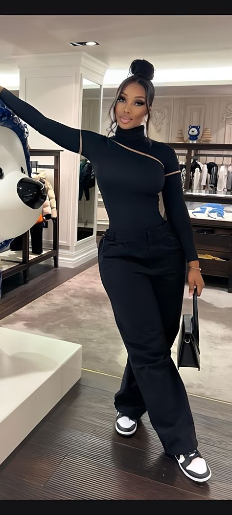 Long Sleeve Baddie Outfits, Boujee Aesthetic Outfits Casual, Baddie Aesthetic Outfits Winter, Overnight Outfits, Date Night Outfit Winter Dinner Classy, Winter Baddie Outfits Going Out, Plus Size Airport Outfit, Street Style Outfits Casual, Cute Modest Outfits