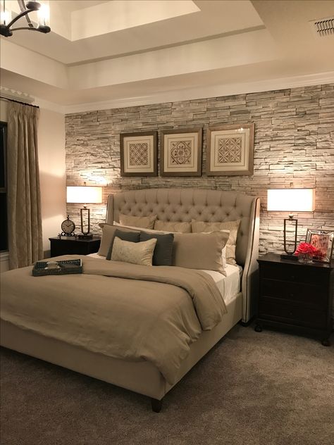 Wall Decor Master, Bedroom Accent Wall, Bedroom Wall Designs, Bedroom Bedding, Accent Wall Bedroom, Master Decor, Bedroom Accent, Simple Bedroom, Master Bedrooms Decor