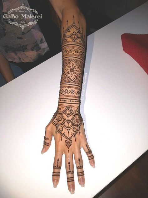 Henna Tattoo Foot, Henna Tattoo Sleeve, Henna Sleeve, Henna Ink, Cute Henna Designs, Henna Style Tattoos, Jagua Henna, Henna Inspired Tattoos, Cute Henna