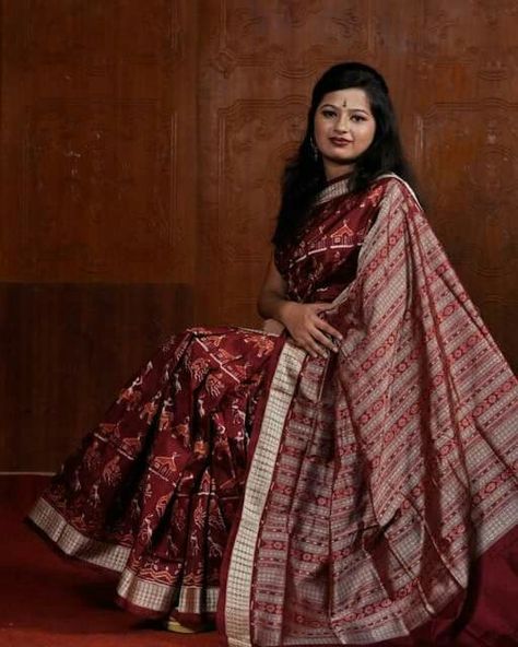 Sambalpuri Saree, Wedding Boards, Saree Painting Designs, Indian Bedroom Decor, Rich Women Lifestyle, Indian Bedroom, Saree Painting, Saree Design, Saree Models