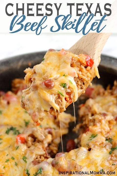 This cheesy southwestern beef and rice skillet is a cheesy, beefy, one-skillet meal that perfectly satisfies a family on a busy weeknight. #inspirationalmomma #cheesysouthwesternbeefandriceskillet #southwesternbeefandriceskillet #beefandriceskillet via @inspiremomma Beef And Rice Skillet, Beef Skillet, Beef Chops, Electric Skillet Recipes, Texas Beef, Steak And Rice, Cooking With Ground Beef, Cheesy Rice, Rice Skillet