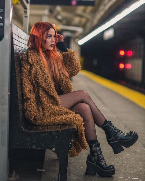 Lua on Instagram: “Miss the subway tbh 😞🥀 old photo so don’t even try” Goth Redhead, Industrial Punk, Luanna Perez, Punk Rock Outfits, Hipster Girls, Rock Outfits, Rock Chic, 70s Style, Dope Outfits