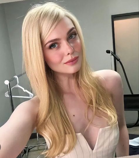 Wilson Fisk, Famous Girls, Elle Fanning, Ig Stories, I Love Girls, Blonde Girl, Pretty Face, So Beautiful, Pretty Woman