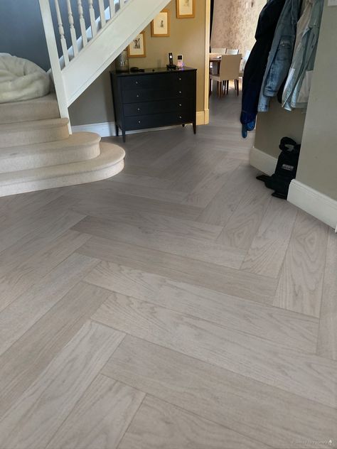 Flooring Ideas Laminate, Herringbone Vinyl Floor Kitchen, Light Grey Herringbone Floor, Light Herringbone Wood Floors, Grey Flooring Herringbone, Grey Parquet Flooring, White Herringbone Vinyl Floor, Herringbone Wood Tile Floor, Herringbone Wood Floor Grey