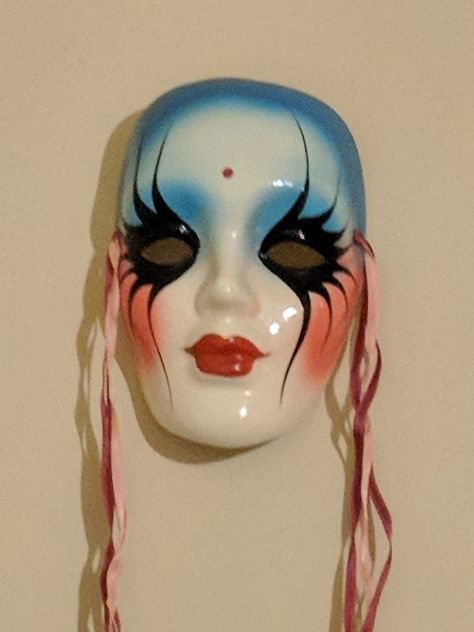 Porcelain Mask Tattoo, Clown Mask Ideas, Face Mask Painting Ideas, Alt Draw, Clay Mask Art, Clown Collection, Clown Masks, Insane Fashion, Clown Aesthetic