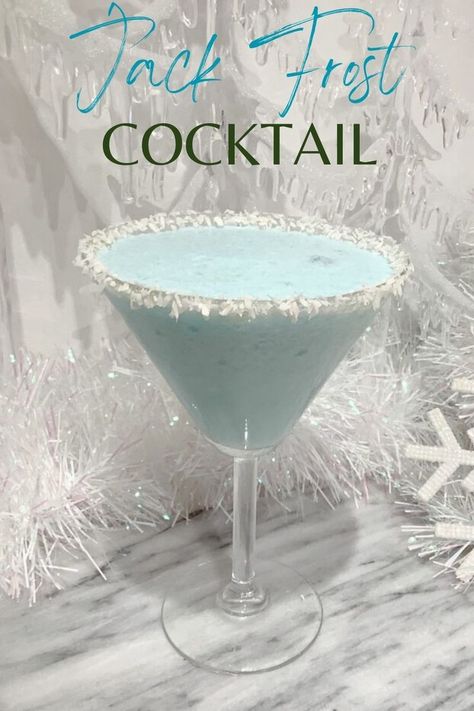 Jack Frost Martini Jack Frost Margarita, Frosty Drink Recipe, Jack Frost Cocktail Recipe, Blue Alcoholic Drinks For A Party, Blue Mojito Recipe, Jack Frost Cocktail, Blue Alcoholic Drinks, Christmas Martini Recipes, Blue Curacao Drinks