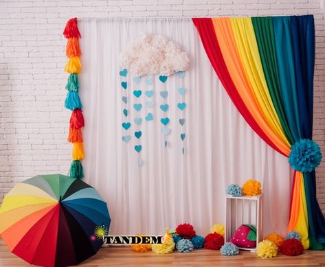 Rainbow Backdrop, Candy Themed Party, Rainbow Party Decorations, Birthday Room Decorations, Birthday Party Theme Decorations, Paper Flower Crafts, Birthday Planning, Rainbow Decorations, Rainbow Theme