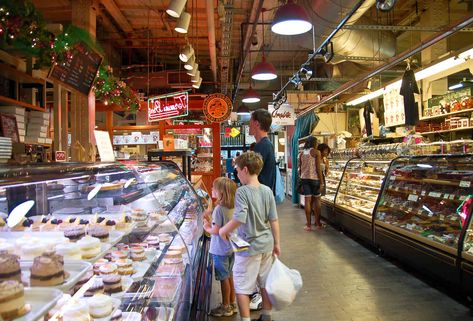 Philadelphia Reading Terminal Market Best Philly Cheesesteak, Philadelphia Restaurants, Philly Restaurants, Philadelphia Recipes, Reading Terminal Market, Boston Vacation, Philly Food, Visit Philly, Visit Philadelphia