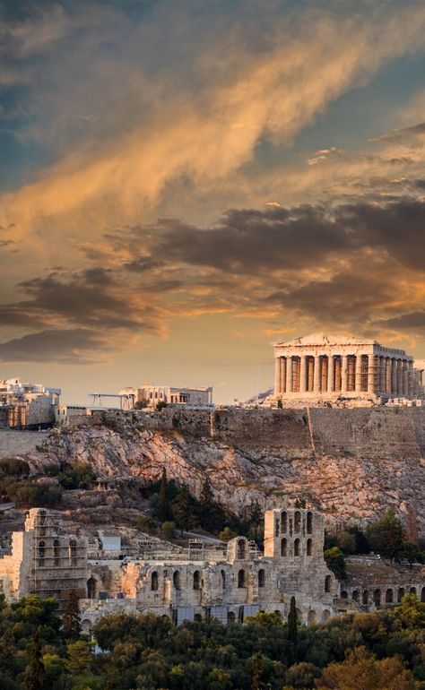 20 Incredible Landmarks in Greece. The top landmark in Greece is the Acropolis. Built in the fifth century BC, Parthenon Temple in the Acropolis in Athens is the most famous landmark in Greece. #europe #travelideas #travel #monuments #greek #greece #landmarks Ancient Greece Aesthetic, Greece Wallpaper, Aesthetic Blue, Acropolis, Ancient Architecture, Ancient Ruins, Beautiful Places To Travel, Greece Travel, Ancient Greece