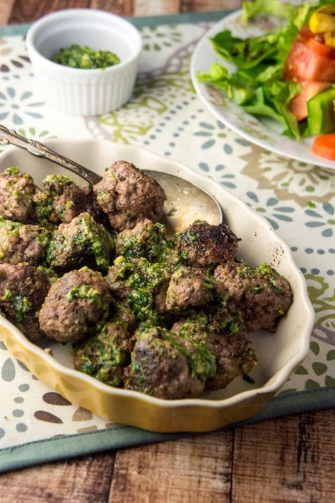 Paleo Meatballs Serving | Paleo Pesto Meatballs by Foraged Dish (serve with zucchini noodles) Ground Beef Pesto, Ground Beef Paleo Recipes, Meatballs Beef, Pesto Meatballs, Paleo Pesto, Paleo Meal Plan, Paleo Beef, Inexpensive Meals, Paleo Lunch