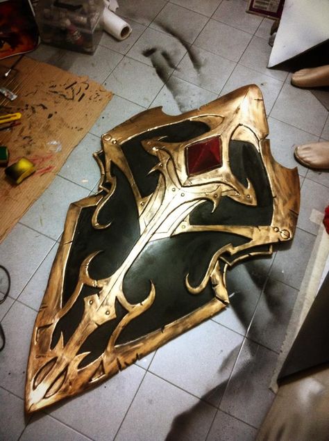 Fantasy Props, Fun Crafts To Do, Cool Swords, Fantasy Armor, Shield Design, Dnd Characters, Larp, Drawing Inspiration, Concept Design