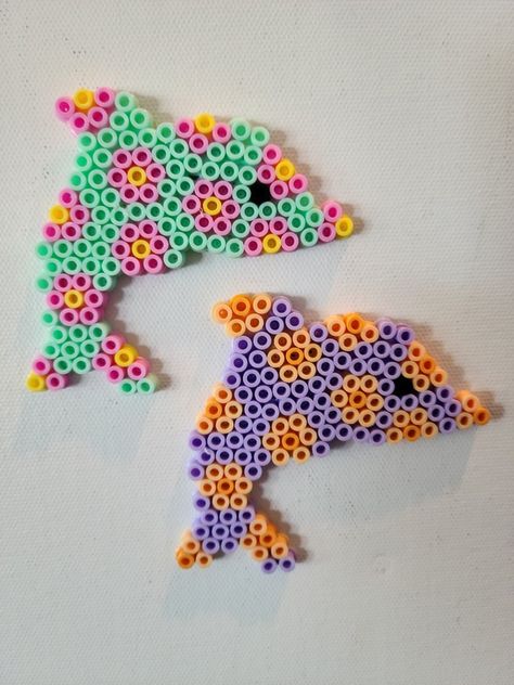 Perler Beads Ideas Summer, Humma Bead Ideas, Dolphin Perler Beads, Perler Beads Dolphin, Sea Creature Perler Bead Patterns, Dolphin Perler Bead Pattern, Preppy Perler Bead Patterns, Boba Perler Bead Pattern, Perler Beads Summer