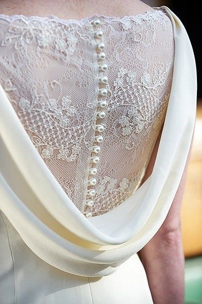 Wedding Gown Back Design, Wedding Dress Back Design, Gown Back Design, Wedding Dress Back Detail, Crepe Wedding Dress With Lace, Lace Back Dress, Wedding Dress Backs, Bride Dress Simple, Classy Wedding Dress