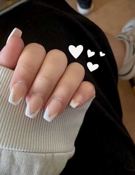 White French With Gold Line, White French Tip With Gold Line, French Tip Nails With Silver Line, French Nails With Gold Line, French Nails With Gold, Gold Tip Nails, Legal Wedding, Mehendi Ideas, Gold French Tip