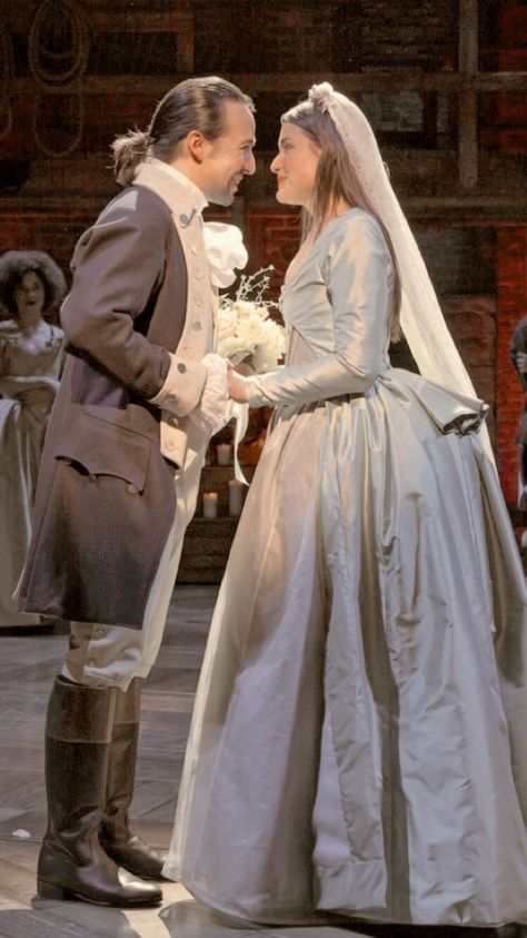 Evergreen Aesthetic, Alexander And Eliza, Alex And Eliza, Hamilton Eliza, Hamilton Costume, Eliza Schuyler, Hamilton Wallpaper, Hamilton Photography, Theatre Photography