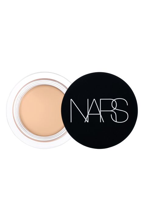 What it is: A high-coverage, matte concealer with a blurring, soft-focus effect that wears all day. Who it's for: Anyone who wants full coverage.What it does: Discover high-performance correction with soft-focus blurring. It instantly blurs and smooths uneven texture while concealing dark spots, undereye circles, redness and breakouts with a soft-focus matte effect. Over time, the skin appears softer and smoother from supportive peptides, hyaluronic acid and a protective cocktail of Vitamins A, Matte Concealer, Undereye Circles, Skin Discoloration, Concealer Brush, Soft Focus, Powder Foundation, Macadamia, Beauty Make Up, Oil Free