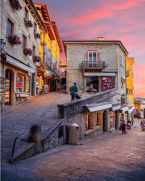 Beautiful corner in the City of San Marino 🇸🇲 🇮🇹 Have you ever been there? 📷 by @dorpell #republic #sanmarino #italy #volgo_sanmarino . San Marino is an enclaved microstate surrounded by #Italy, situated on the northeastern side of the Apennine Mountains. Its size is just over 61 km2 (24 sq mi), with a population of 33,562. Its capital is the City of San Marino and its largest city is Dogana. San Marino has the smallest population of all the members of the Council of Europe. San Marino Italy, Places To Visit In Italy, Earth City, Italian Places, Italian Vacation, Europe Photos, Southern Europe, Turkey Travel, Visit Italy