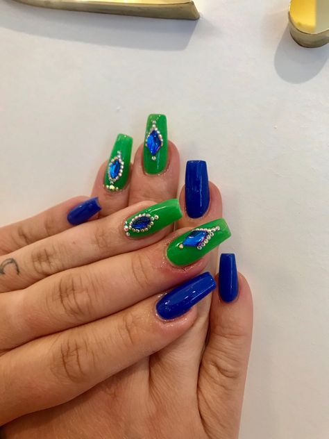 Green And Blue Nail Art, Blue Green Nails Designs, Green And Blue Nails Designs, Blue And Green Nails Designs, Green Blue Nails, Green And Blue Nails, Blue And Green Nails, Nail Art Creative, Brown Nail Art