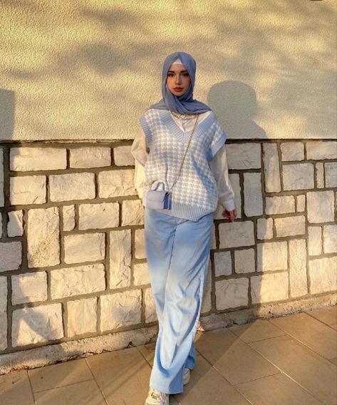 Hjabi Girl Outfit, Outfits For Hijabi Girl, Hijabi Kawaii Outfits, Hijabi Girl Fashion, Hijab Street Wear, Hijabi Girl Outfit, Modest Clothing Muslim, Hijab Outfit Ideas, Muslim Girl Outfits