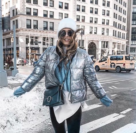 Silver Metallic Puffer Jacket Outfit, Silver Puffer Jacket Outfit, Silver Jacket Outfit, Short Puffer Jacket Outfit, Padded Jacket Outfit, Puff Jacket Outfit, Love Your Imperfections, Puffy Jacket Outfit, Outfits Japan