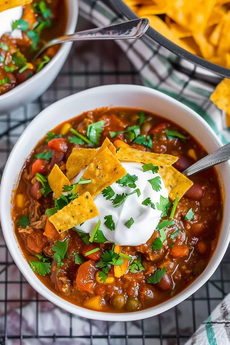 Spiced Pumpkin Chili Pumpkin Chili Recipe, Classic Chili, Chili Spices, Pumpkin Chili, Dessert Smoothie, Fall Comfort Food, Spiced Pumpkin, Soup Dinner, Vegan Pumpkin