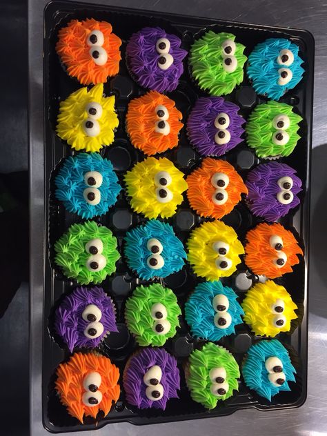 Monster First Birthday Cake, Monster Theme Birthday Cake, Monsters 1st Birthday, Monster Party Food Ideas, Monster Mash Cupcakes, Lil Monster 1st Birthday, Monsters Birthday Party Ideas, Monster Smash Cake 1st Birthdays, Monster Bday Party Ideas