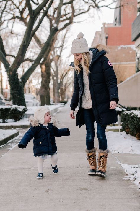 Friday Wear, Winter Outfits Snow, Rok Outfit, Chicago Winter, Mode Mantel, Outfits Cold, Winter Outfits Cold, Snow Outfit, How To Survive