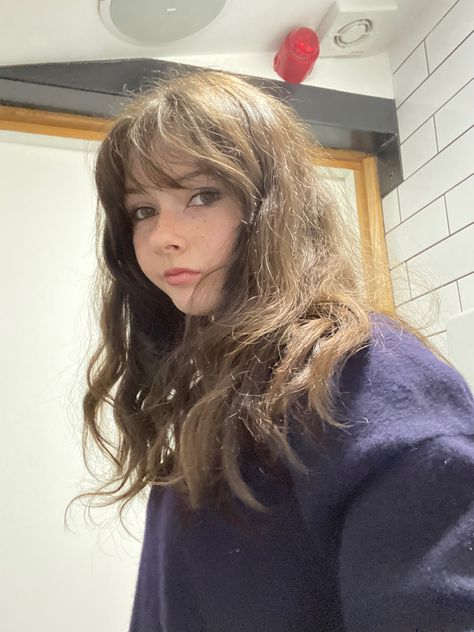 Messy Wispy Bangs, Wavy Hair Front Bangs, Bangs For Frizzy Hair, Frizzy Hair With Bangs, Bangs On Frizzy Hair, Wavy Wispy Bangs, Frizzy Bangs, Wispy Bangs Frizzy Hair, Wispy Bangs Natural Wavy Hair