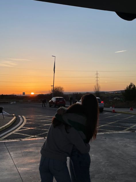 sunset, sunrise, bestfriendgoals aesthetic, best friends, sisters, sister aesthetic Mother Of The Friend Group Aesthetic, Two Sisters Aesthetic Faceless, Younger And Older Sisters Aesthetic, Sister Bond Aesthetic, Older Sister Younger Sister Aesthetic, Twins Aesthetic Sisters, Twin Sister Aesthetic, Sisters Aesthetic Faceless, 2 Sisters Aesthetic