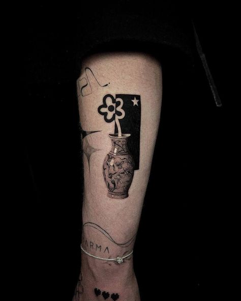 Old Money Tattoo, Flower Pot Tattoo, Flower Tattoo Men, Micro Tattoo Ideas, Physics Tattoos, Pop Art Tattoo, Surrealism Tattoo, Pop Art Tattoos, Money Tattoo